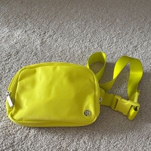 Lululemon Athletica Neon Yellow Bag 2L bag nwot